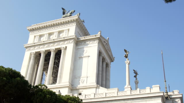 Monumento-a-Manuel-II-y-el-Altare-della-Patria-en-Roma,-Italia