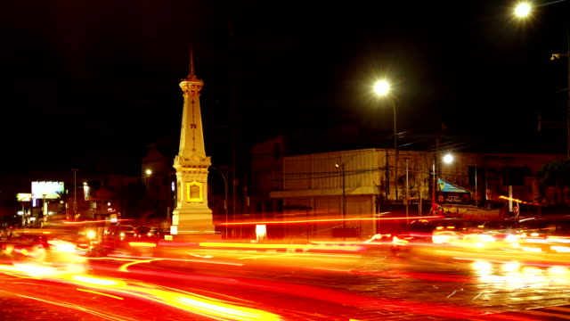 Time-lapse-of-traffic-around-Tugu-Monument-in-Yogyakarta