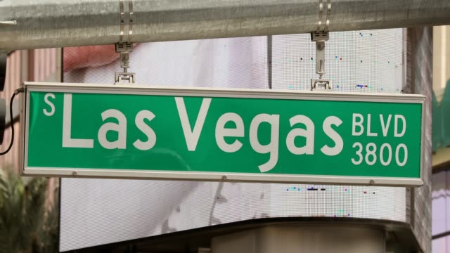 Las-Vegas-Verkehrszeichen-über-den-Boulevard-Strip-in-Nevada,-USA