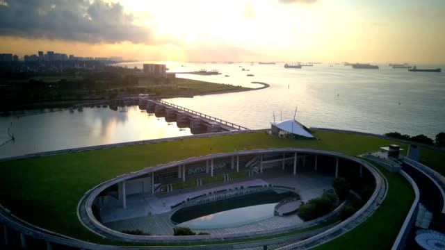 Sunrise-Szene-in-Marina-Barrage,-Singapur