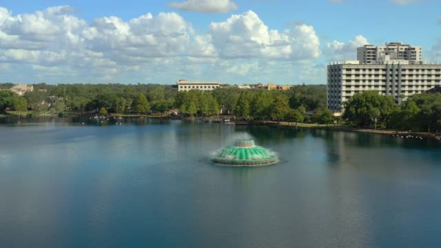 Imágenes-aéreas-Downtown-Orlando-FL-lago-Eola-Heights