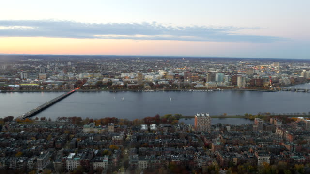 Aerial-Zeitraffer-von-Boston-Downtown-bei-Sonnenuntergang