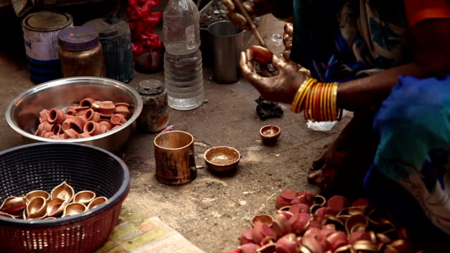 Mujer-pinta-en-Calcuta-(Calcuta),-India