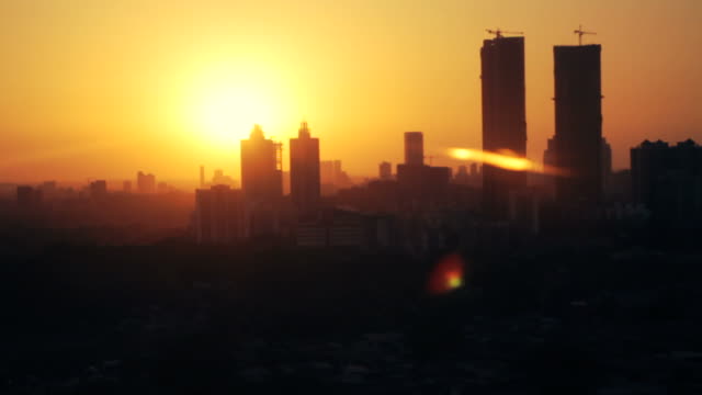 Tiempo-transcurrido-puesta-de-sol-sobre-el-horizonte-de-la-ciudad-de-Mumbai