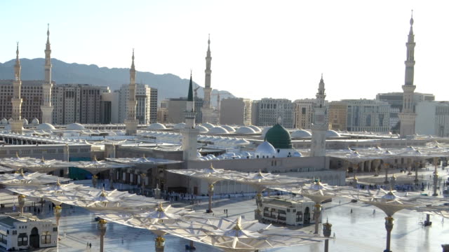 Nabawi-Mosque-east-side-time-lapse-at-morning