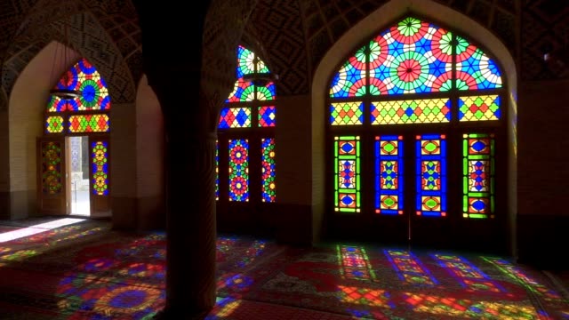 Nasir-Al-Mulk-Moschee-in-Shiraz,-Iran.-Pink-Moschee