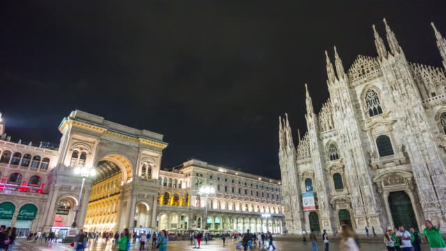 Italien-Nacht-Galleria-Vittorio-Emanuele-Duomo-Platz-Gehzeit-Panorama-4-k-hinfällig,-Mailand