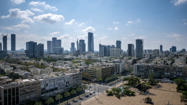 Tel-Aviv-Stadtzentrum-Zentrum-Skyline-Zeitraffer-von-Rabin-Platz