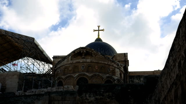 Cruz-en-el-templo-del-Santo-Sepulcro-en-Jerusalén