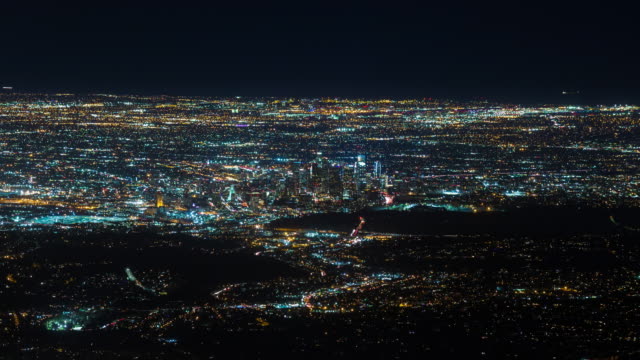 Die-Innenstadt-von-Los-Angeles-aus-Mount-Wilson-bei-Nacht-Zeitraffer