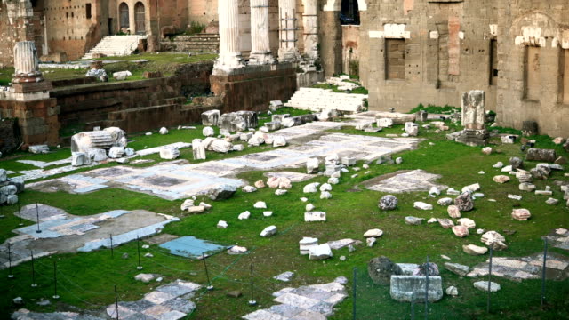 Roman-Forum-surrounded-by-ruins-of-several-ancient-government-buildings-at-the-center-of-the-city-of-Rome,-Italy