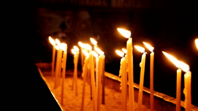 Burning-candles-in-Holy-Sepulcher-Church