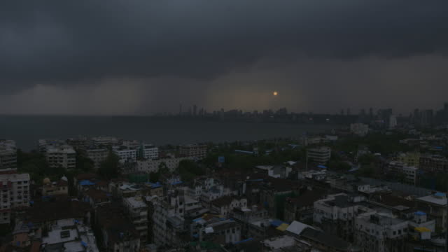 MUMBAI-SUNSET-ON-A-RAINY-EVENING