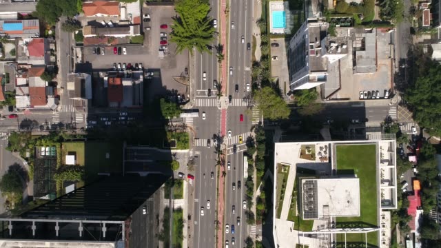 Vista-superior-de-la-Avenida-Faria-Lima-en-Sao-Paulo,-Brasil