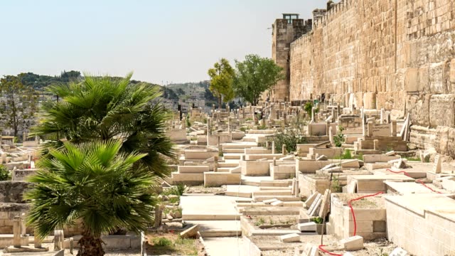Muslimischen-Friedhof-an-der-Stadtmauer-von-Jerusalem