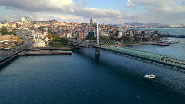 Cuerno-de-oro-de-tranvía-puente,-antena-de-Istanbul