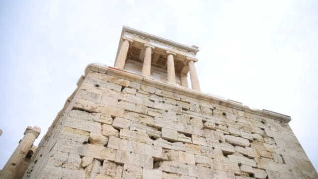 Der-Tempel-von-Niki-Apteros-in-der-Athener-Akropolis.