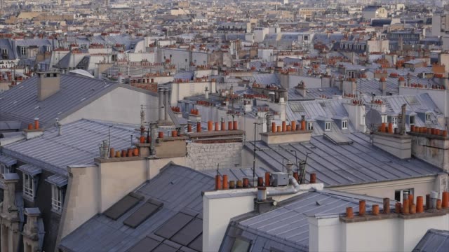 Dächer-von-Paris-mit-Eiffelturm