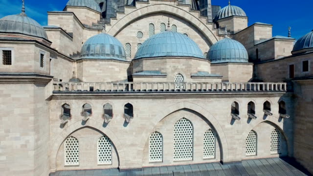 Mystik-Süleymaniye-Moschee-aus-dem-Himmel,-Luftaufnahme-der-Stadt-Istanbul,-Goldenes-Horn,-Türkei.