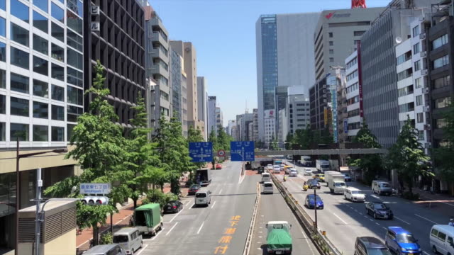 Timelapse-of-Ginza-traffic-in-Tokyo