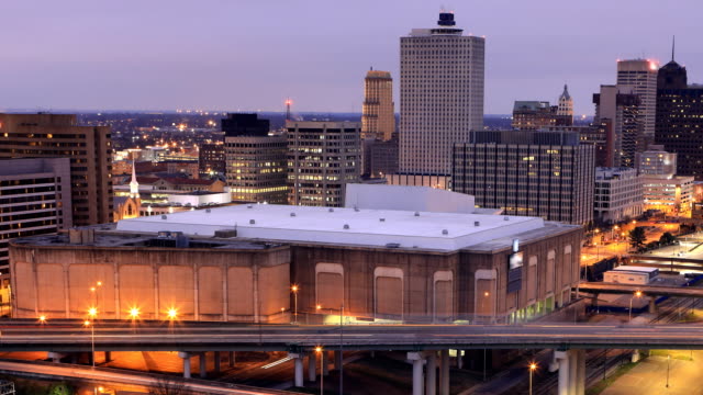 Day-to-night-timelapse-of-Memphis,-Tennessee-downtown