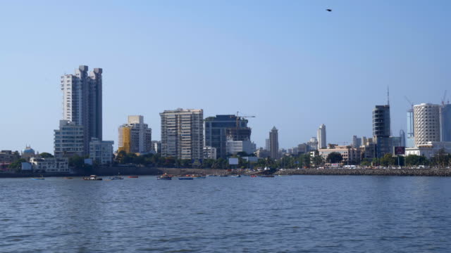 Mumbai-skyline-in-Worli-sea-link-with-high-rise-buildings.