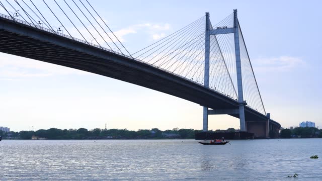 Vidyasagar-Setu-or-Second-Hooghly-Bridge-on-River-Ganges-in-4k