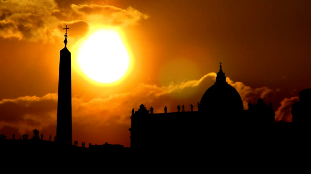 Italien-Vatikanstadt-Piazza-San-Pietro-Sonnenuntergang