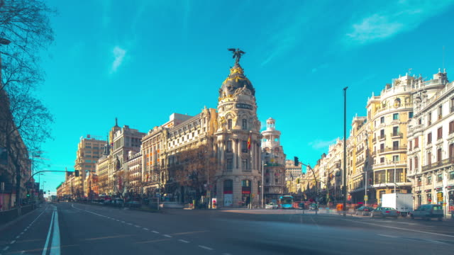 Sonniger-Tag-der-Gran-über-Madrid-Metropole-Veranstaltungsraum-\"-panorama\"--4-k-Zeitraffer-Spanien