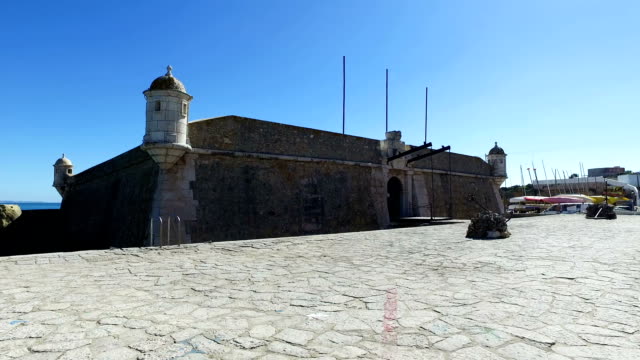 Mittelalterliche-Fortaleza-Da-Ponta-Da-Bandeira-in-Lagos