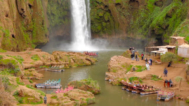 Ouzod-Wasserfälle-im-Grand-Atlas-Dorf-Tanaghmeilt,-in-der-Provinz-Azilal-in-Marokko,-Afrika