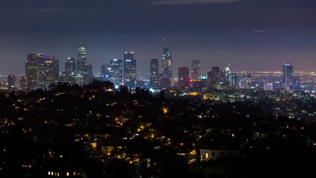 Downtown-Los-Angeles-Panning-Shot-bei-Nacht-Zeitraffer-(Earth-Hour)