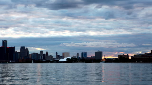 Timelapse-of-Detroit-Skyline-from-Belle-Isle-day-to-night