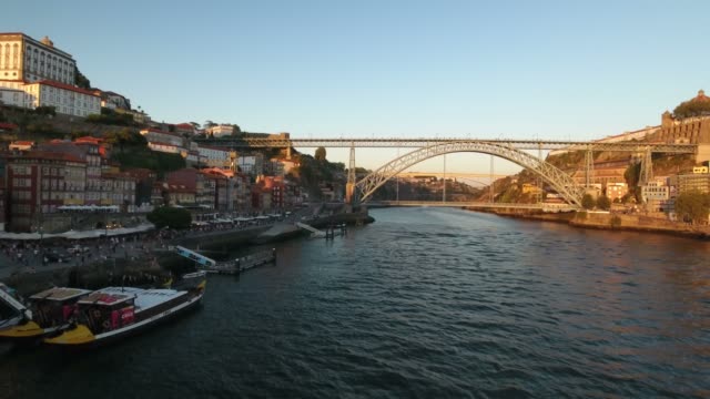 aerial-footage-of-Dom-Luis-Bridge,-Porto,-Portugal