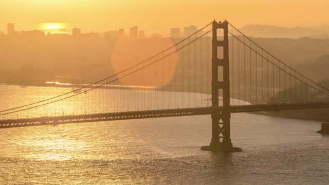 San-Francisco-Golden-Gate-Bridge-in-Sunrise-Golden-Hour-Tag-Timelapse
