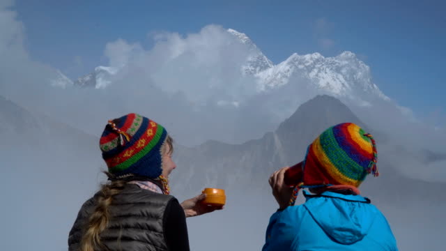 Mädchen-im-Himalaya
