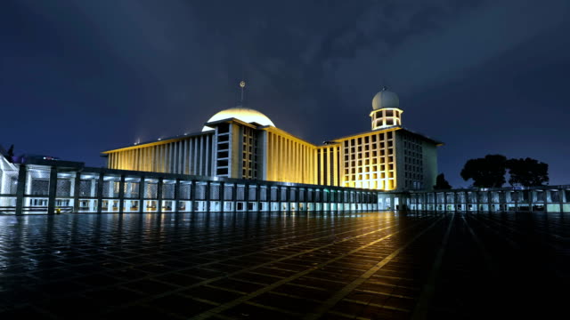 Time-lapse-of-Istiqlal-Mosque
