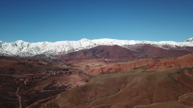 Aerial-Landschaft-des-Atlasgebirges-in-Marokko