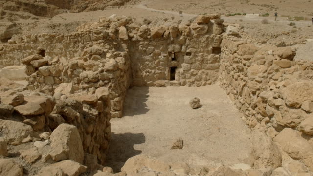 Teil-des-Gebäudes-Ruinen-von-Qumran-in-israel