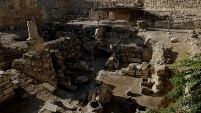 Ruinen-der-Teich-von-Bethesda-in-jerusalem