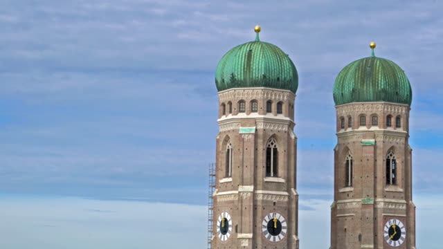 Aerial-view-of-Cathedral-of-Our-Dear-Lady,-The-Frauenkirche-in-Munich-city,-Germany