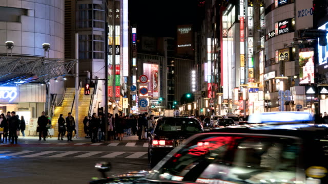 4-K-Zeitraffer:-Fußgänger-krähte-bei-Tokio-Shibuya-Crossing