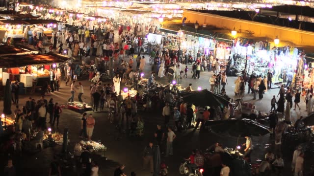 Nachtmarkt-in-Marrakesch,-Marokko