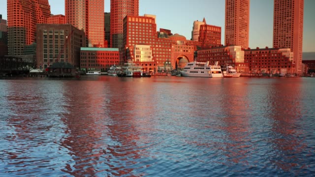 Die-Skyline-der-Stadt-Boston-bei-Sunrise-Massachusetts-USA