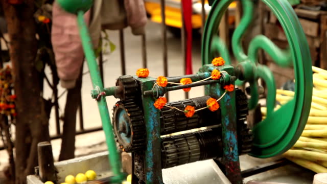 Sugar-Cane-Grinding-Wheel-in-Kolkata,-India