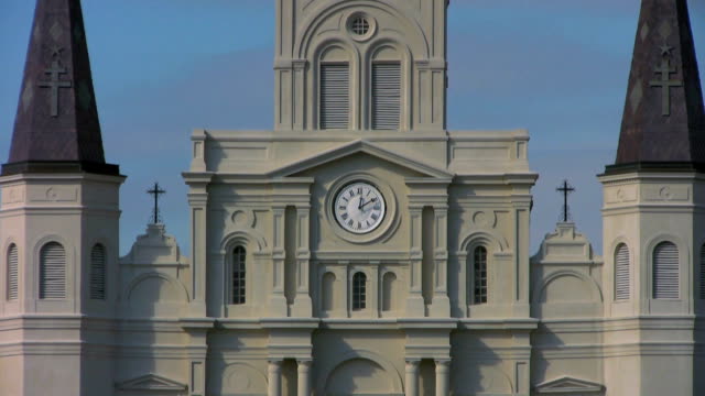 St.-Louis-Cathedral's-Clock-Face-(Time-Lapsed)