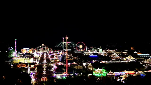 Overview-of-the-Oktoberfest-by-night