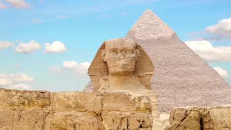 Timelapse.-Clouds-over-the-pyramid-of-Cheops-and-Sphinx.-Giza-Egypt.-v.1