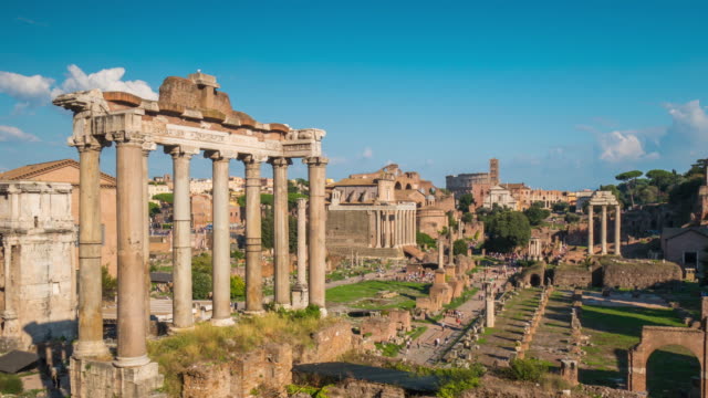 Italia-Roma-ciudad-verano-día-Foro-Romano-templo-de-Saturno-panorama-4k-lapso-de-tiempo
