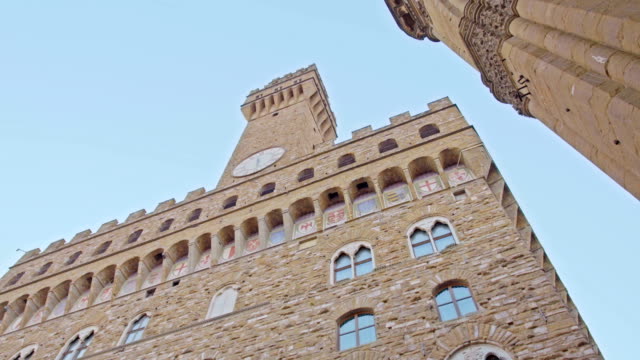 Vista-de-la-Piazza-della-Signoria,-Palazzo-Vecchio,-Florencia.